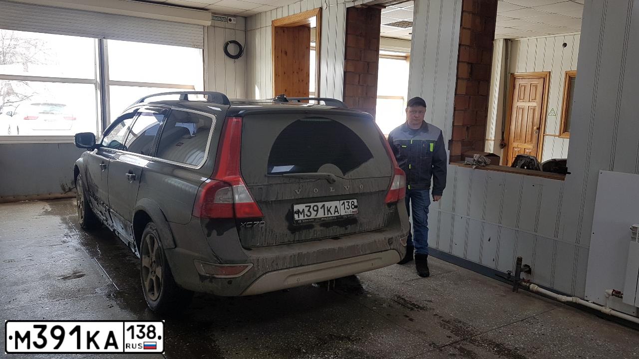Фото автомобиля VOLVO XC70, 2008 — госномер М391КА138. Цвет: ЧЕРНЫЙ