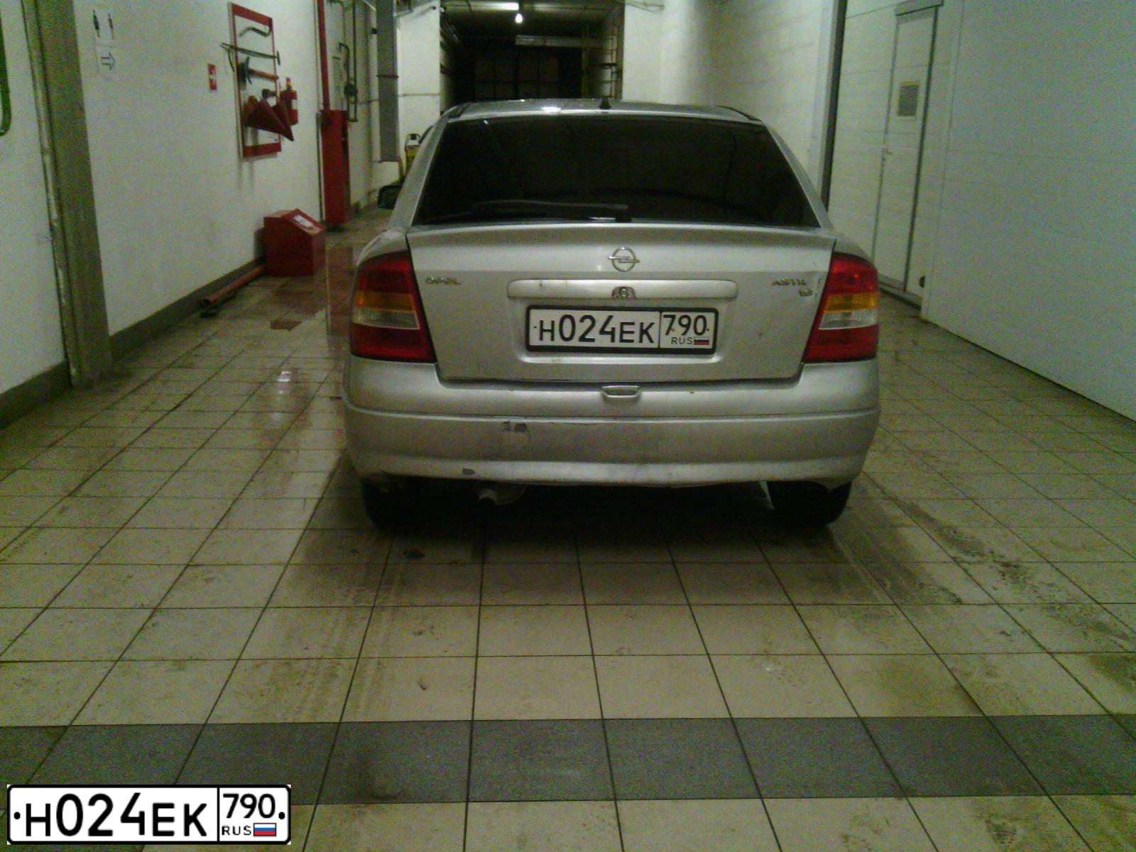 Фото автомобиля OPEL ASTRA, 2000 — госномер Н024ЕК790. Цвет: Серебристый