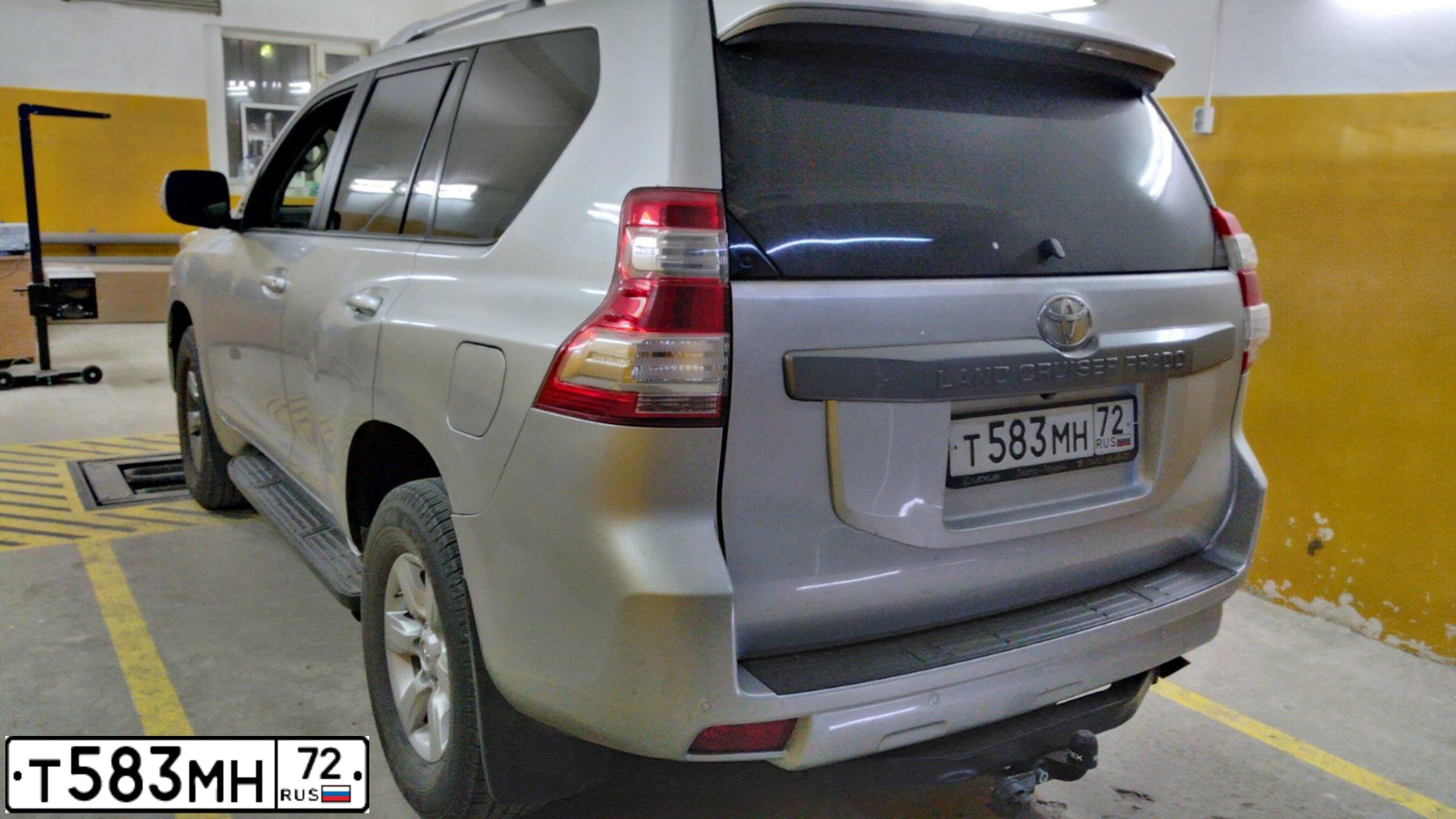 Фото автомобиля TOYOTA LANDCRUISER, 2017 — госномер Т583МН72. Цвет: Серебристый