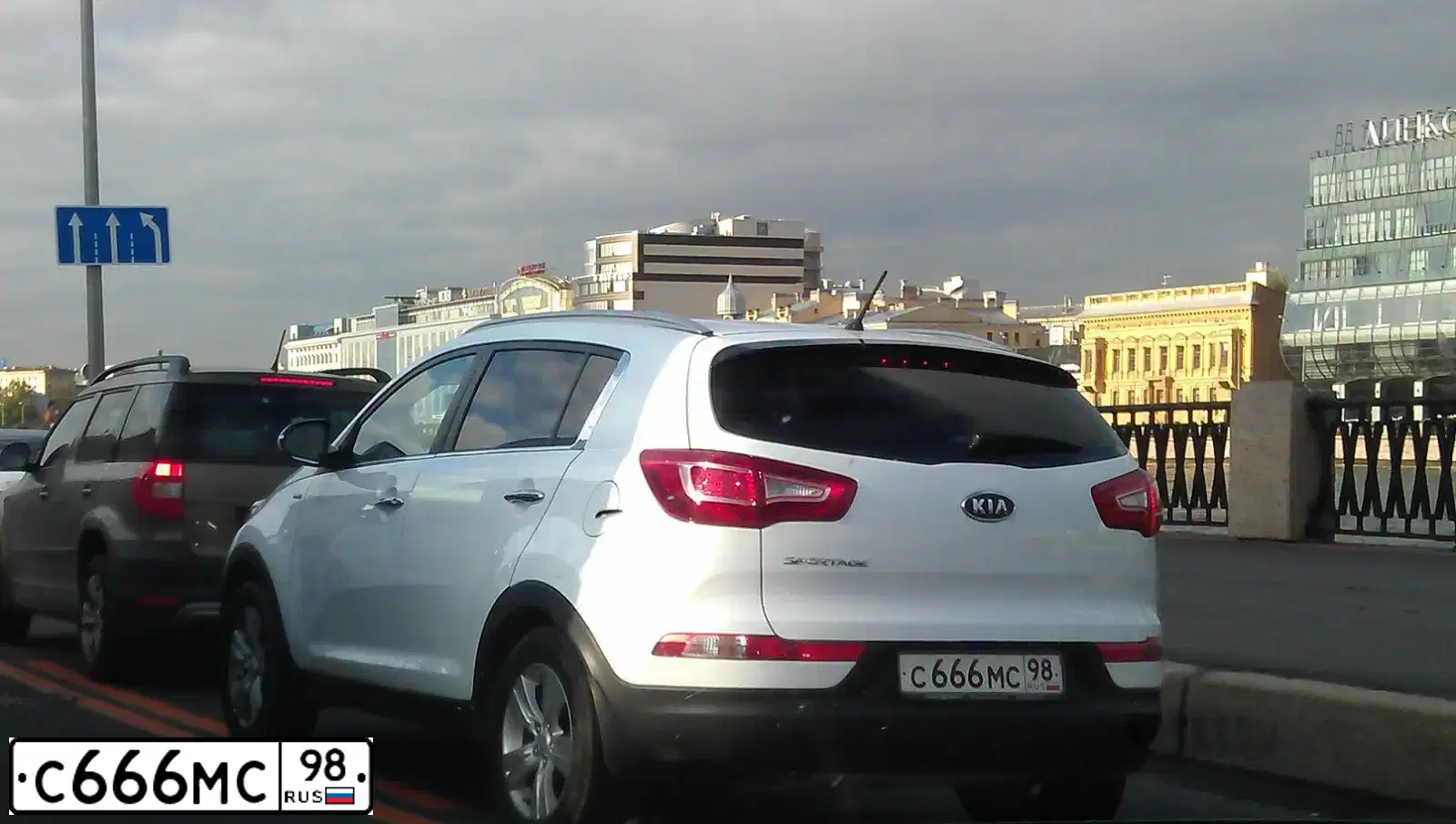 Фото автомобиля MERCEDES-BENZ GLC300, 2019 — госномер С777ТУ198. Цвет: ЧЕРНЫЙ