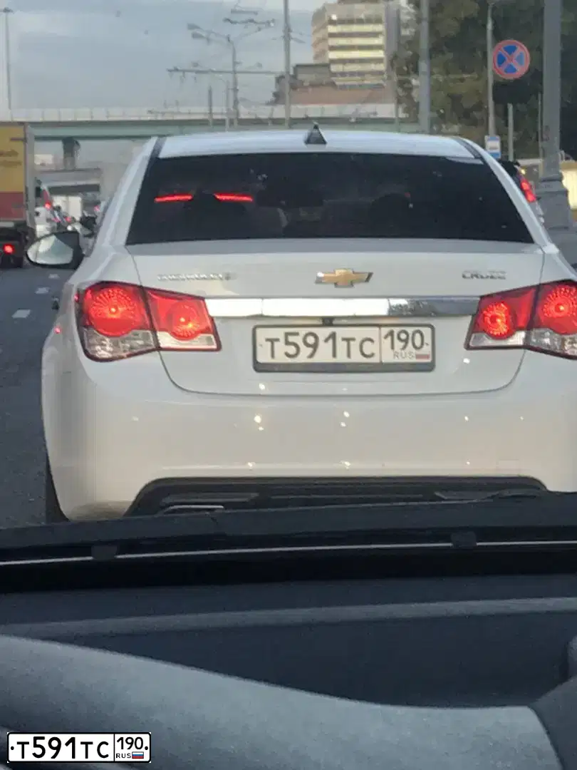 Фото автомобиля CHEVROLET CRUZE, 2012 — госномер Т591ТС190. Цвет: Белый