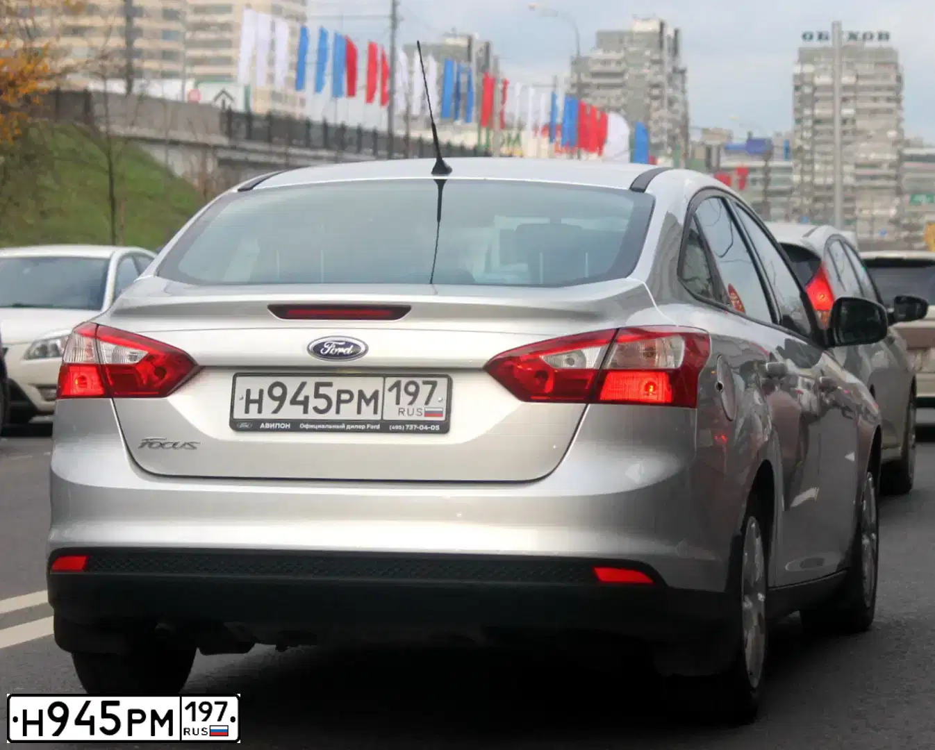 Фото автомобиля FORD FOCUS, 2011 — госномер Е743ЕС76. Цвет: СЕРЕБРИСТЫЙ