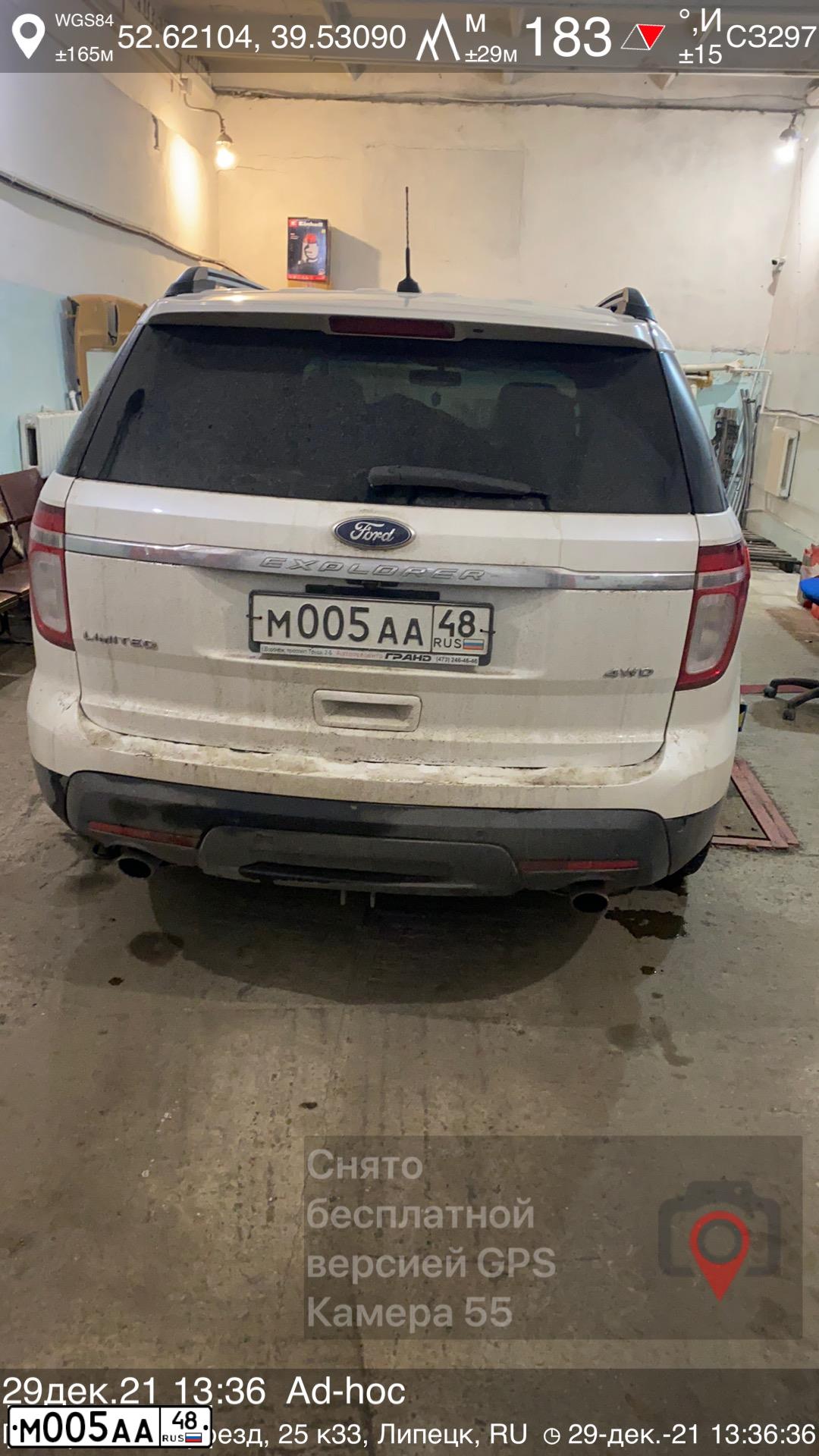 Фото автомобиля MITSUBISHI PAJERO, 2000 — госномер М005АА48. Цвет: Серебристый
