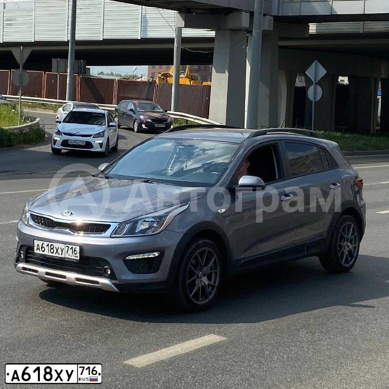 Фото автомобиля KIA RIO, 2019 — госномер А618ХУ716. Цвет: Серый