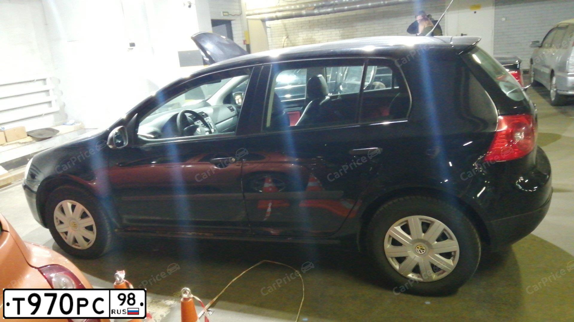 Фото автомобиля VOLKSWAGEN GOLF, 2006 — госномер Т970РС98. Цвет: ЧЕРНЫЙ