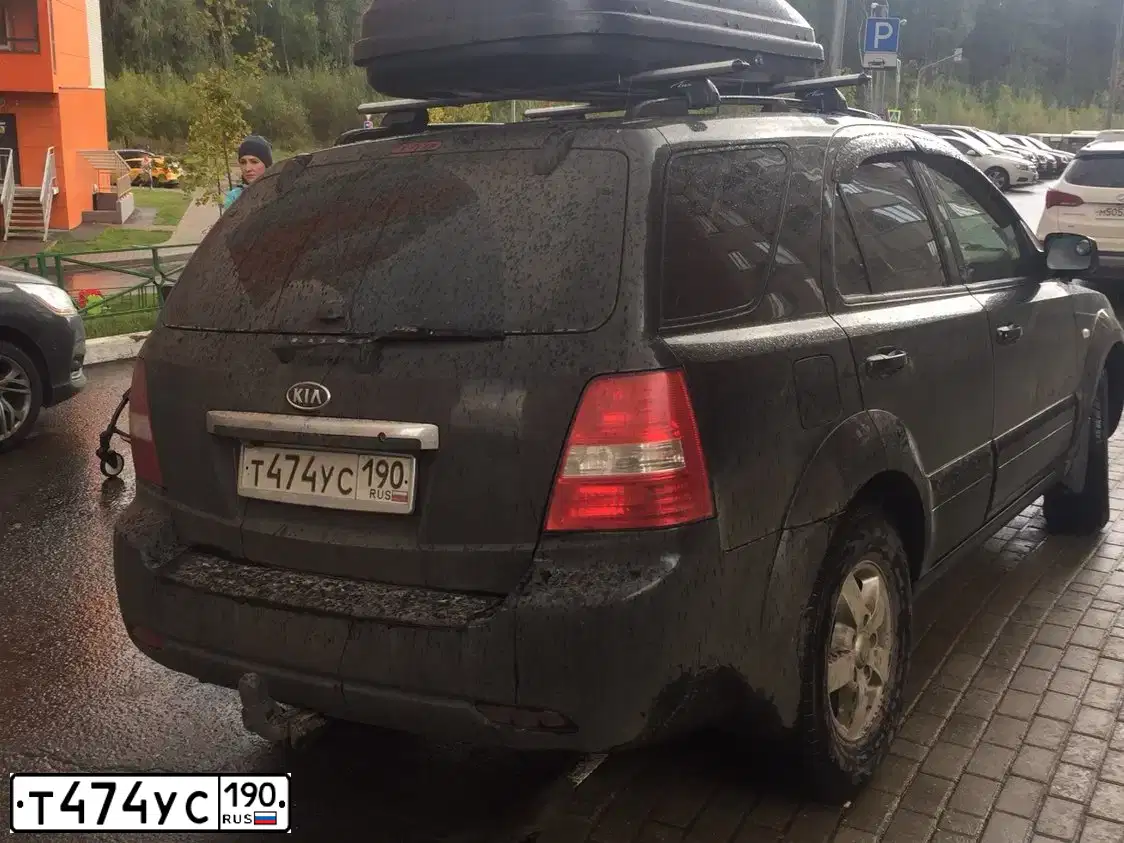 Фото автомобиля KIA SORENTO, 2008 — госномер Т474УС190. Цвет: ЧЕРНЫЙ