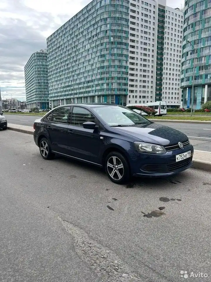 Фото автомобиля VOLKSWAGEN POLO, 2014 — госномер А734СУ147. Цвет: СИНИЙ ТЕМНЫЙ