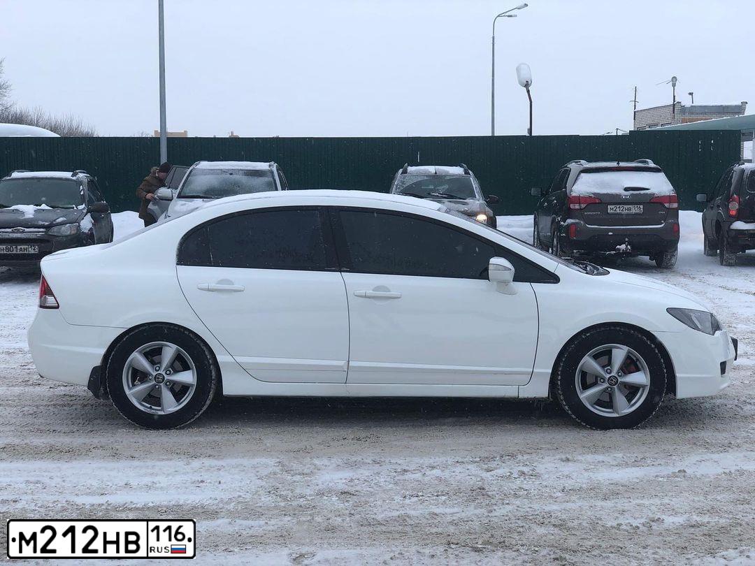 Фото автомобиля KIA SORENTO, 2013 — госномер М212НВ116. Цвет: БЕЖЕВЫЙ
