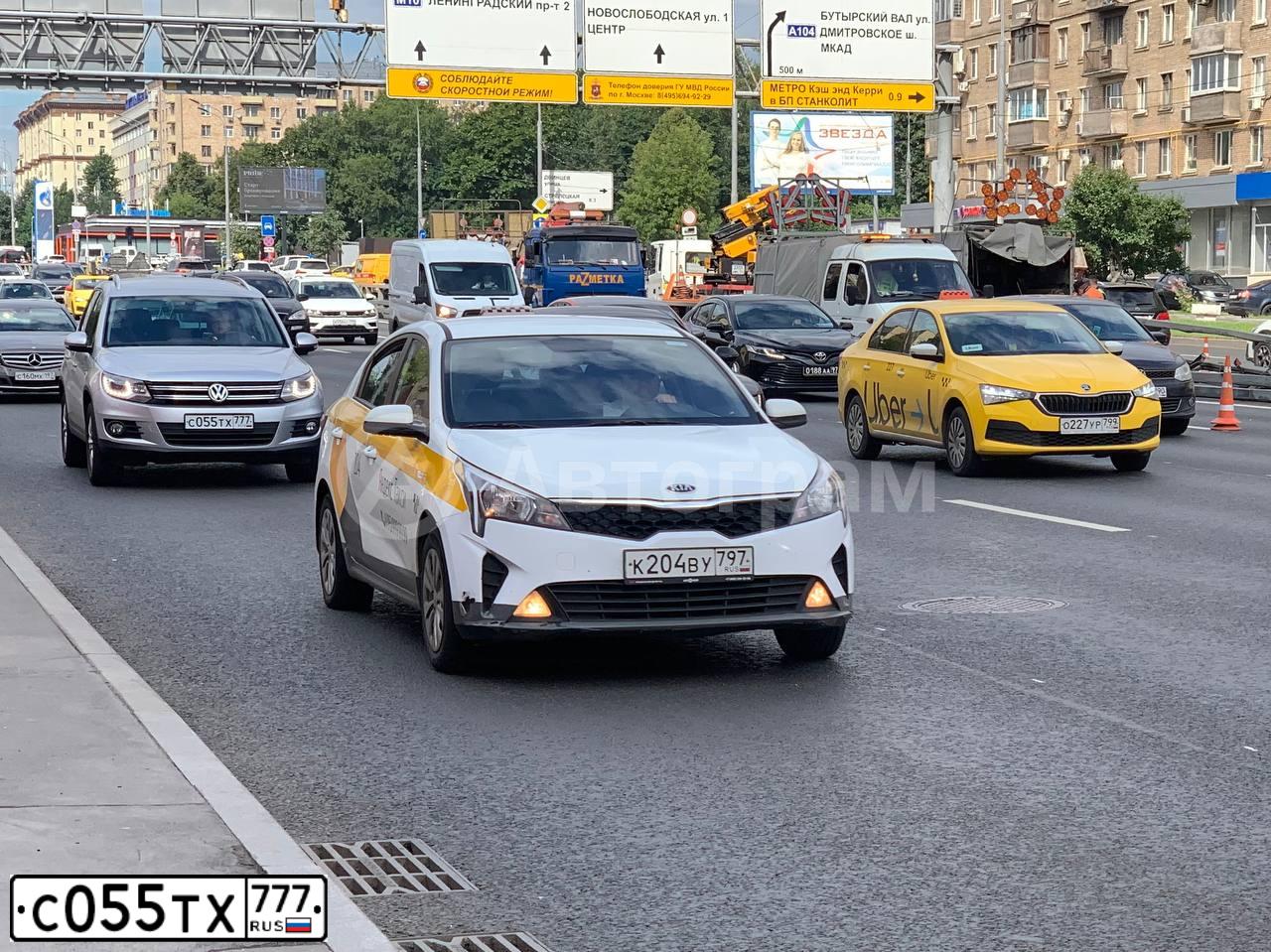 Фото автомобиля VOLKSWAGEN TIGUAN, 2016 — госномер С055ТХ777. Цвет: Серебристый