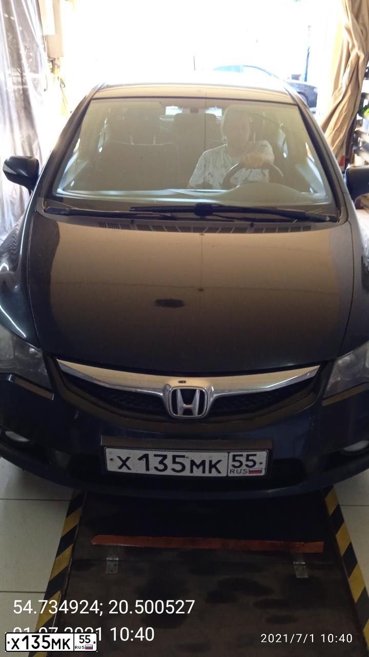 Фото автомобиля HONDA CIVIC, 2009 — госномер Р198ЕЕ39. Цвет: ЧЕРНЫЙ