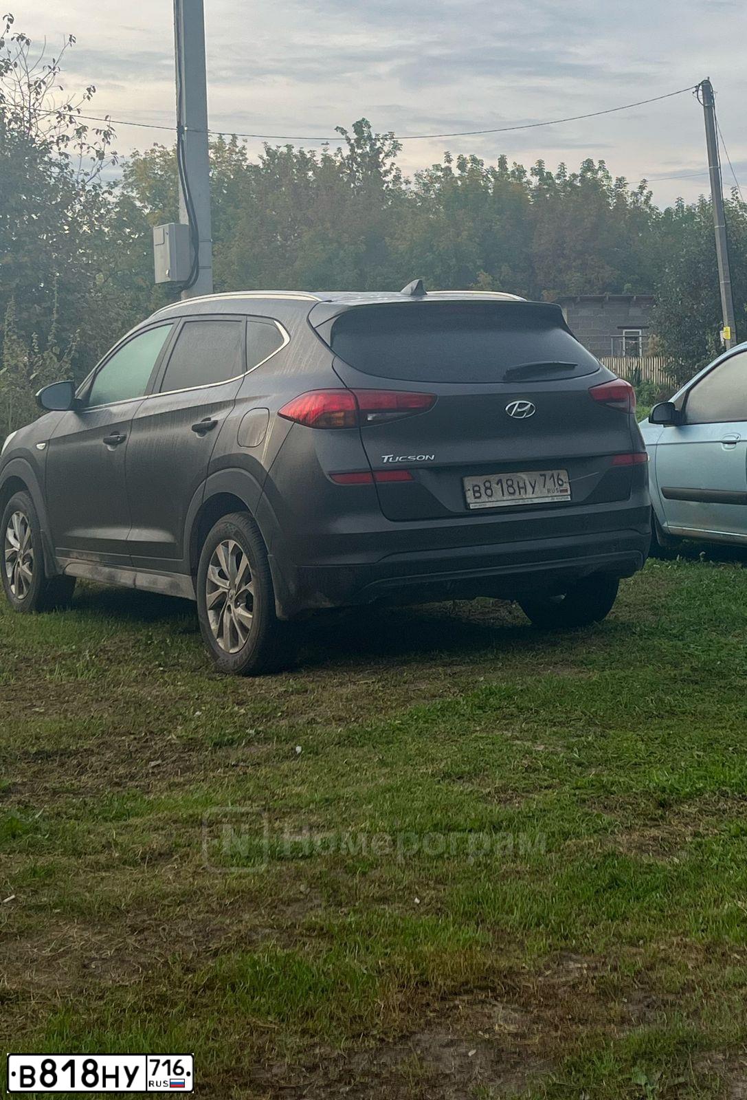 Фото автомобиля HYUNDAI TUCSON, 2018 — госномер В818НУ716. Цвет: КОРИЧНЕВЫЙ