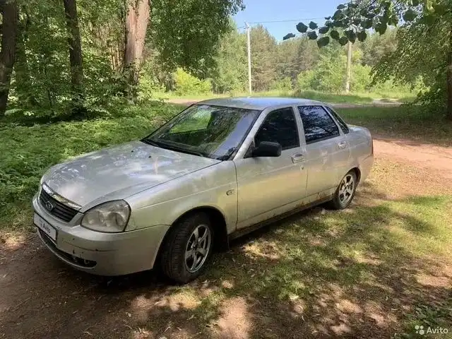 Фото автомобиля LADA PRIORA, 2008 — госномер Н642ЕУ18. Цвет: СВЕТЛО-СЕРЕБР МЕТАЛЛИК