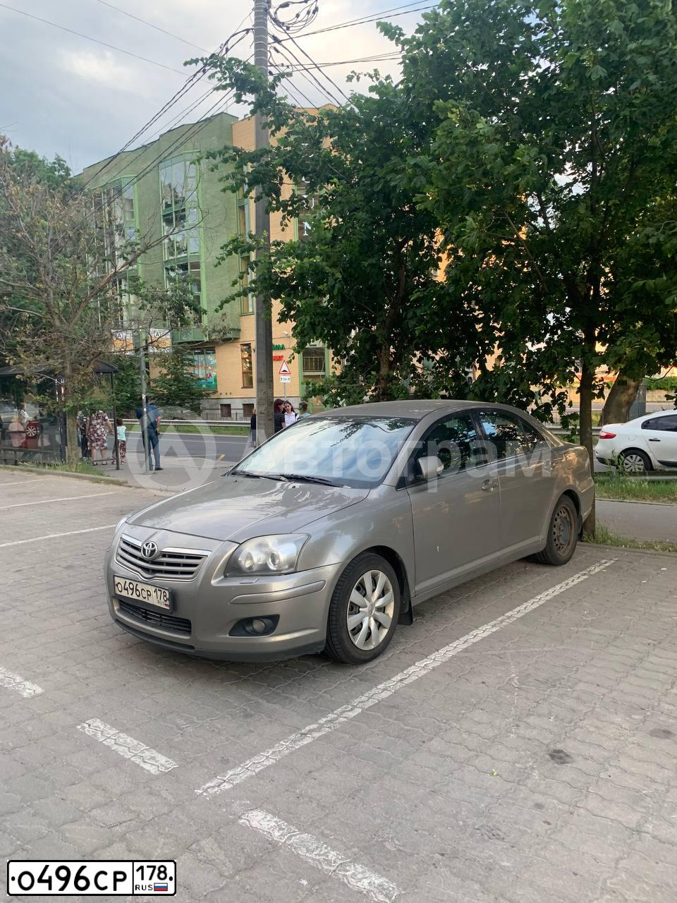 Фото автомобиля TOYOTA AVENSIS, 2006 — госномер О496СР178. Цвет: БЕЖЕВЫЙ