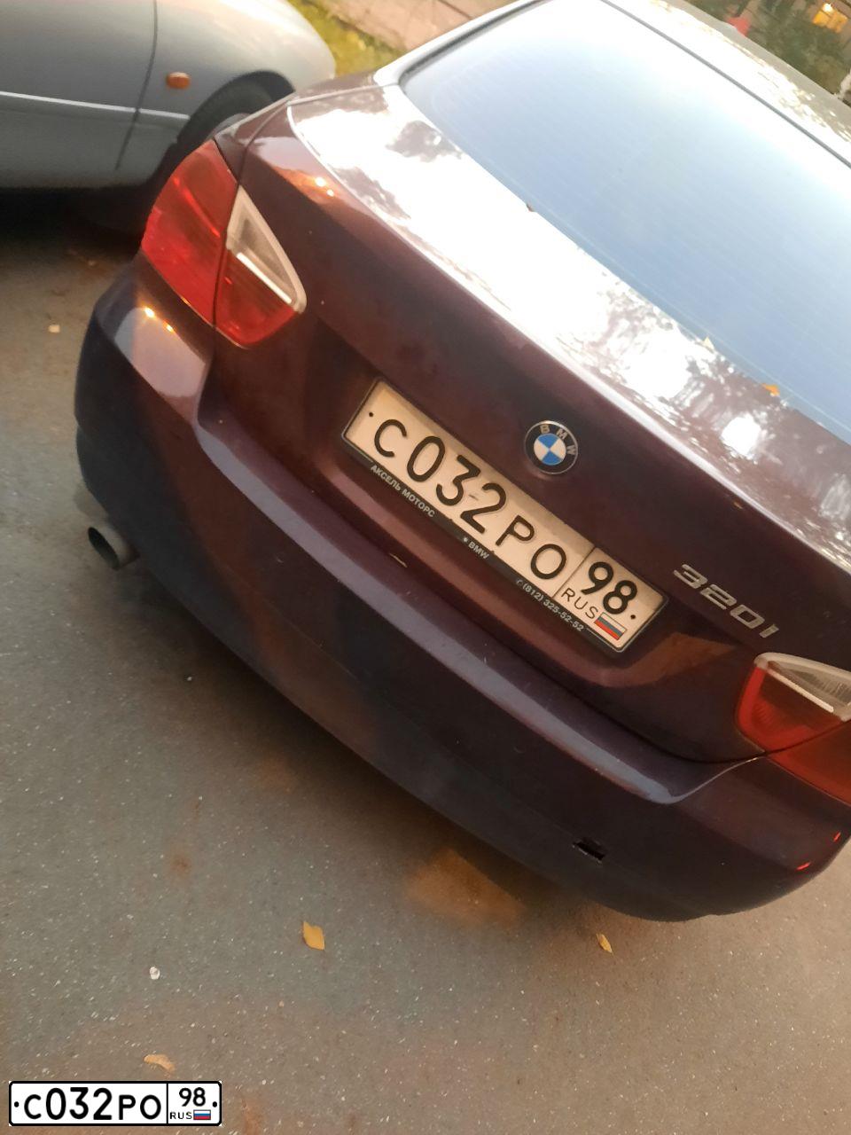 Фото автомобиля BMW W SERIE 3, 2007 — госномер Е388МР147. Цвет: Красный