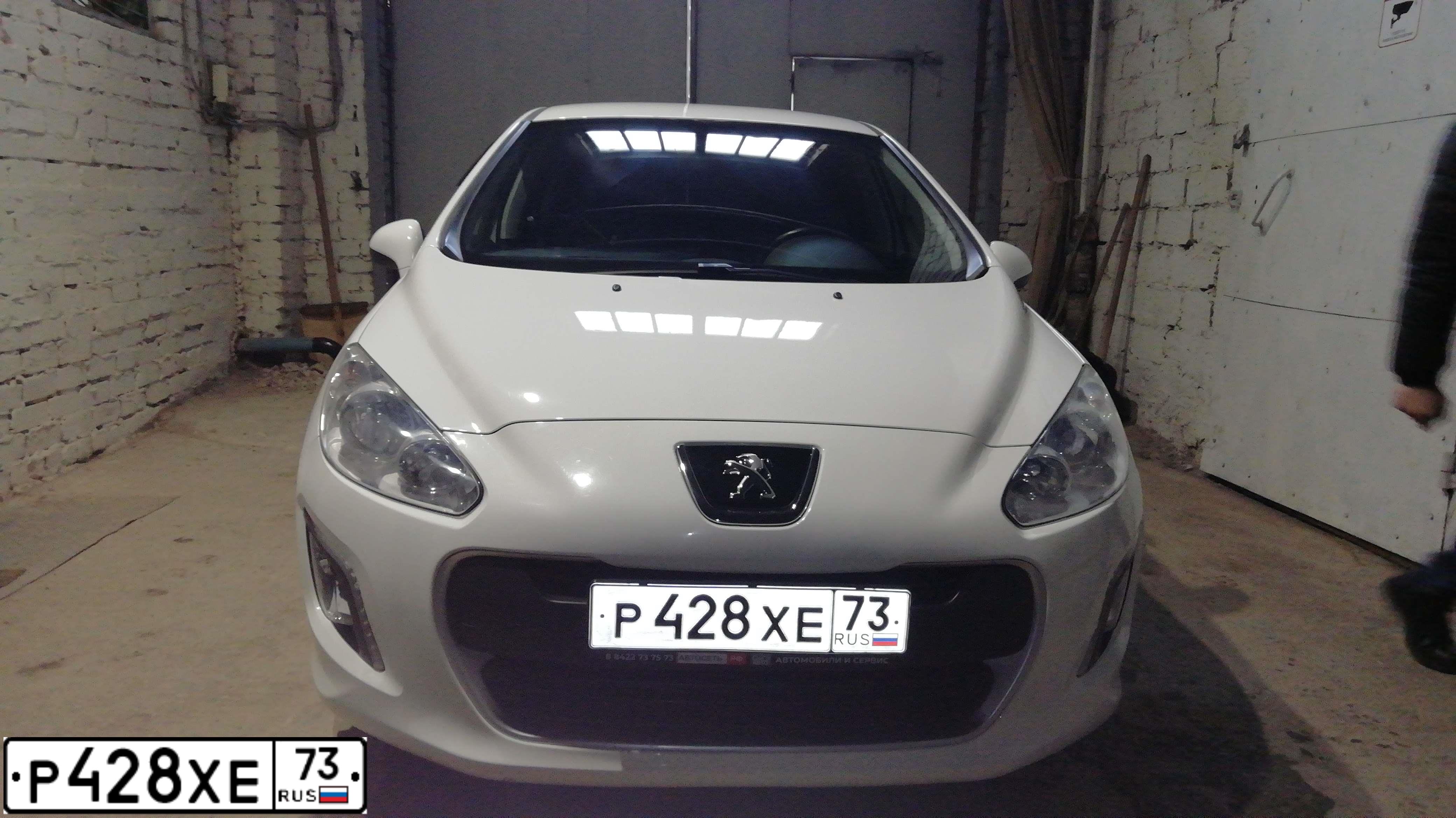 Фото автомобиля PEUGEOT 308, 2012 — госномер К073НА73. Цвет: Белый