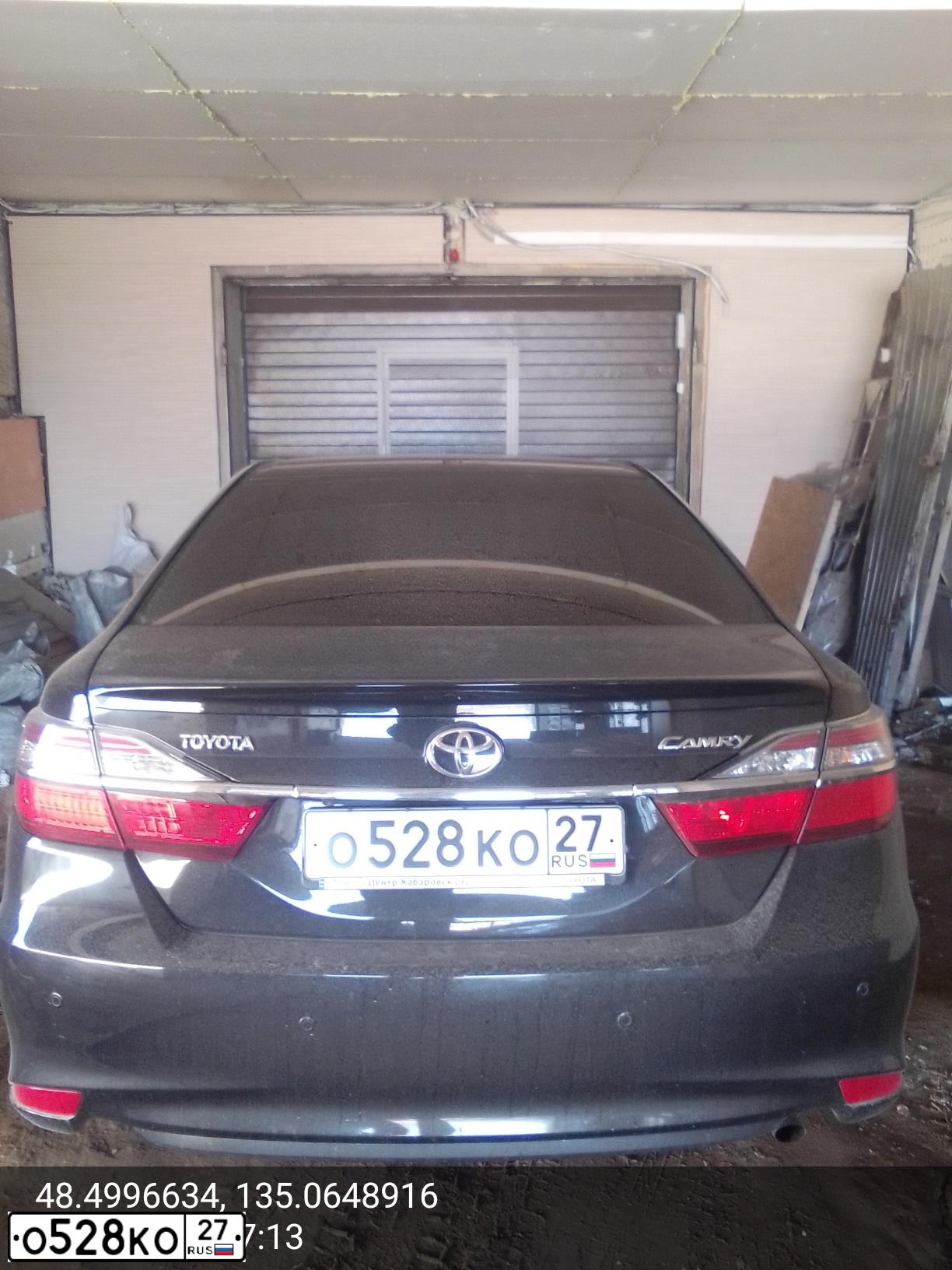 Фото автомобиля TOYOTA CAMRY, 2016 — госномер М333НЕ27. Цвет: ЧЕРНЫЙ МЕТАЛЛИК