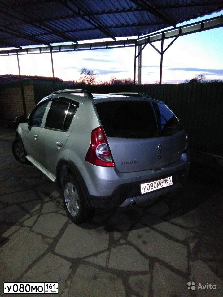 Фото автомобиля RENAULT SANDERO, 2013 — госномер У080МО161. Цвет: СВЕТЛО-СЕРЫЙ