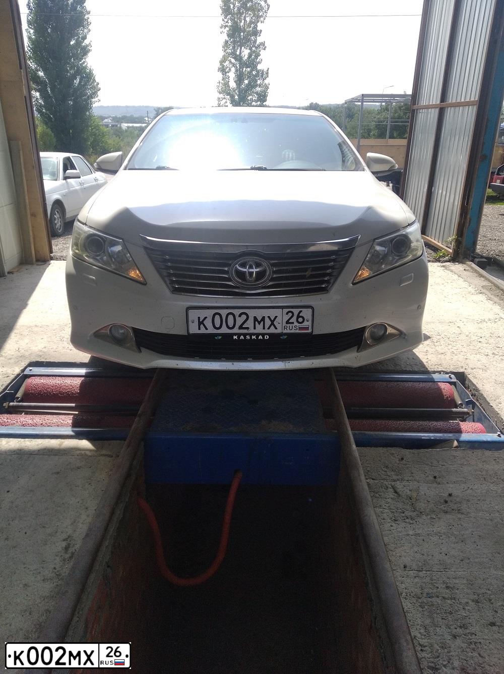 Фото автомобиля TOYOTA CAMRY, 2012 — госномер А878ХС95. Цвет: Белый