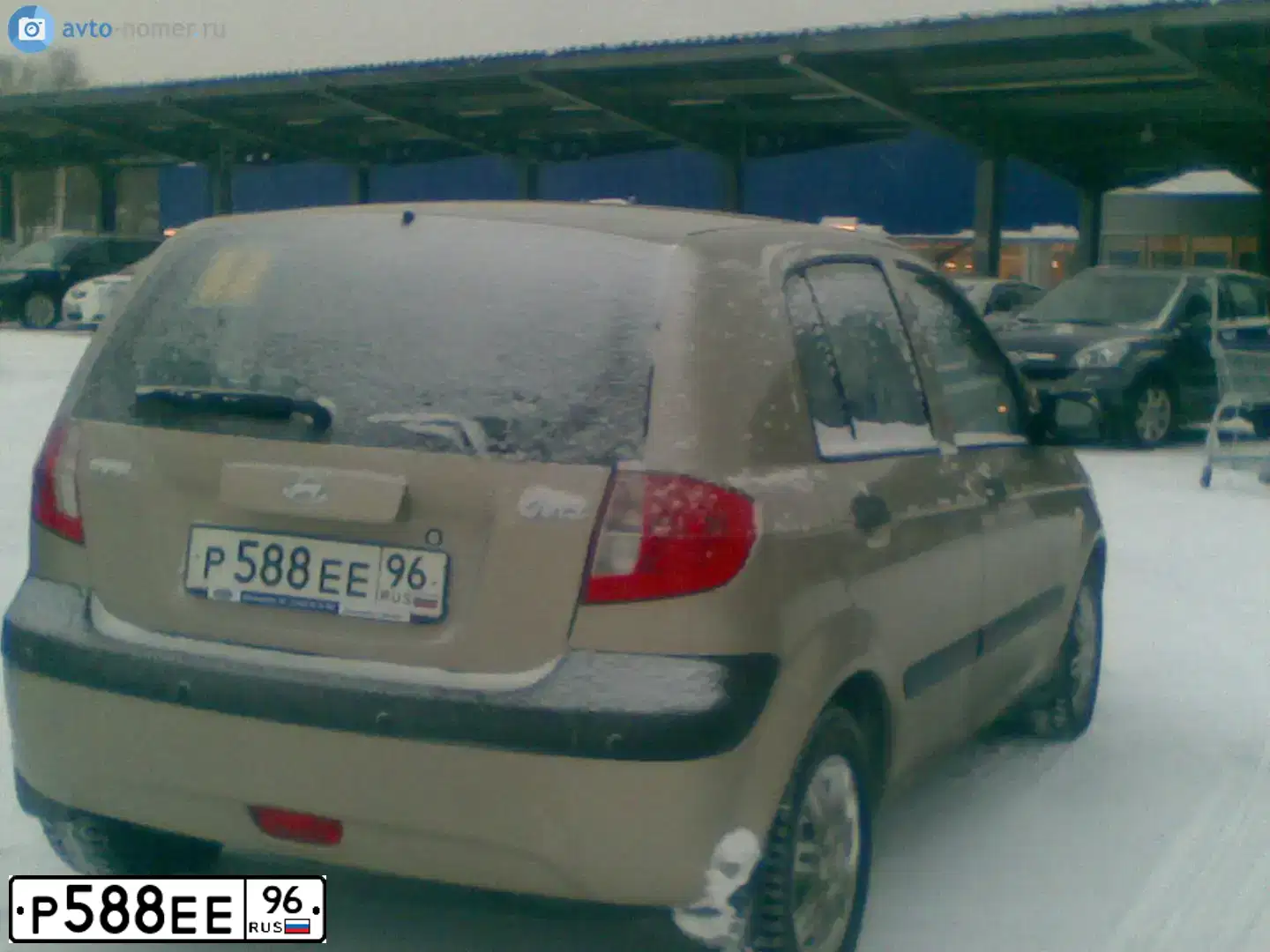 Фото автомобиля HYUNDAI GETZ, 2009 — госномер Р588ЕЕ96. Цвет: БЕЖЕВЫЙ