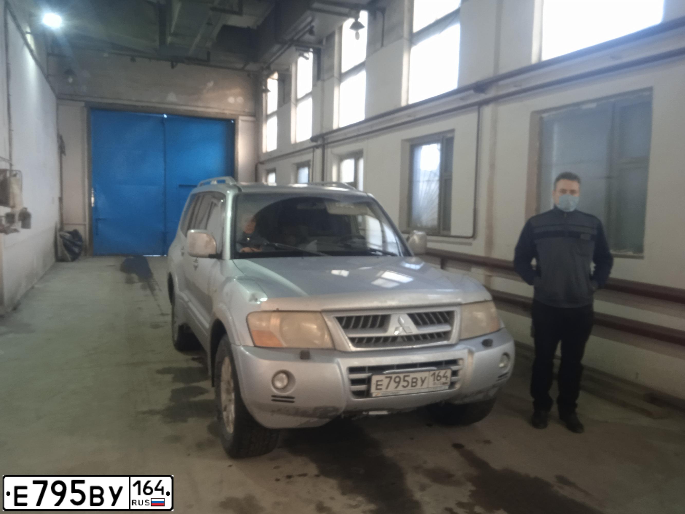 Фото автомобиля MITSUBISHI PAJERO, 2005 — госномер Е797КР98. Цвет: СЕРЕБРИСТЫЙ