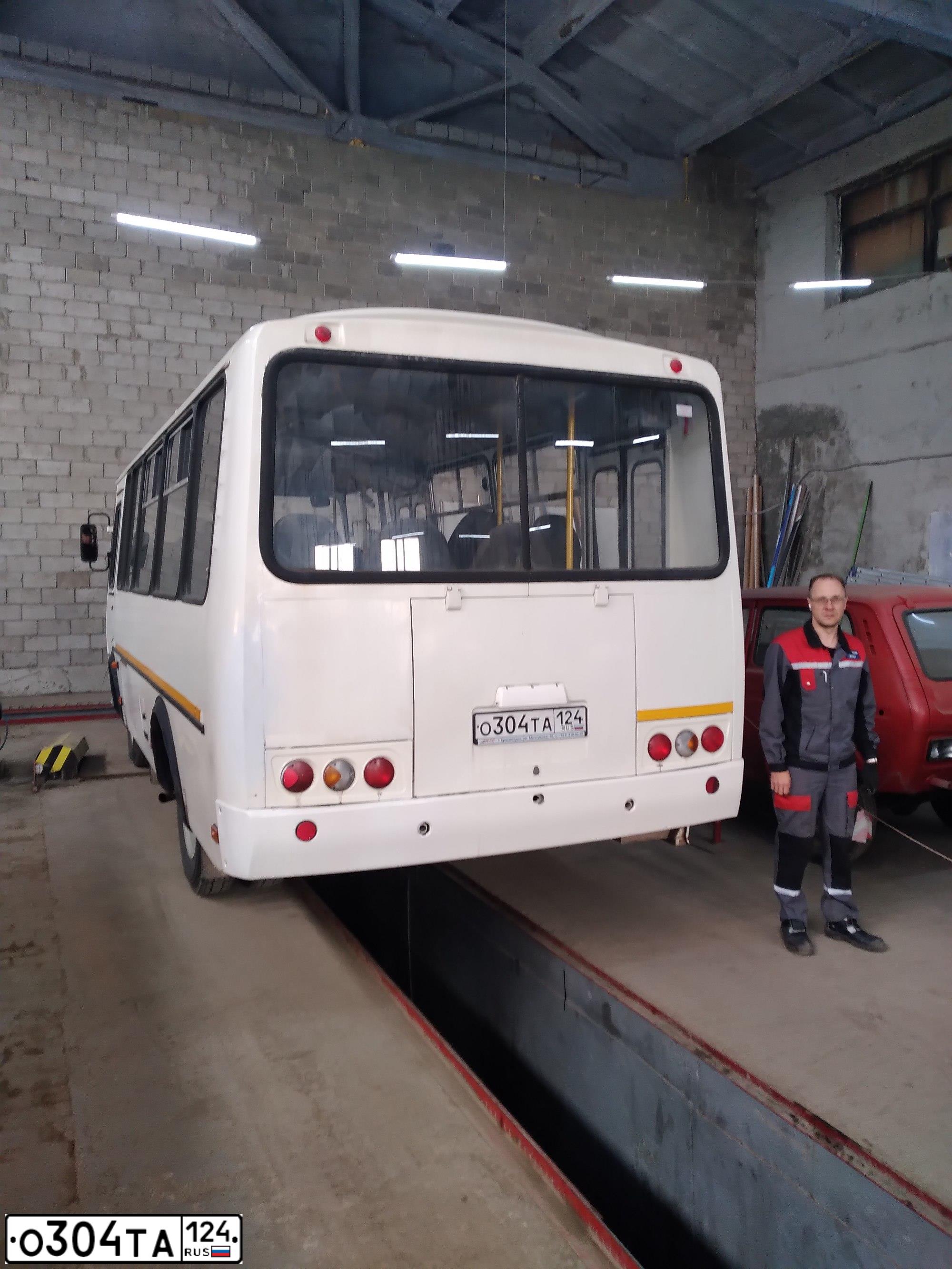 Фото автомобиля ПАЗ 320540-02, 2021 — госномер О304ТА124. Цвет: Белый