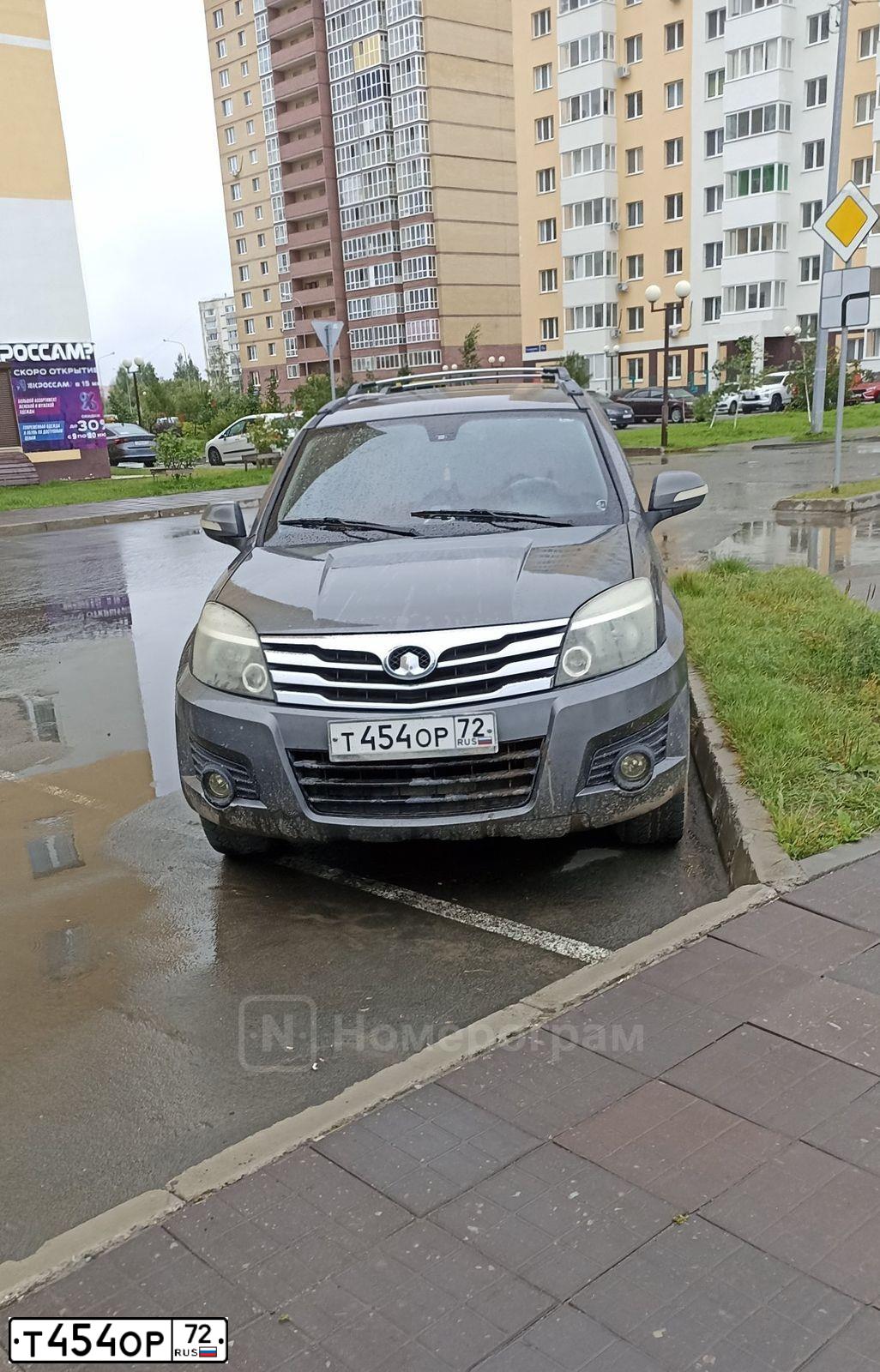 Фото автомобиля GREAT WALL HOVER, 2011 — госномер Т454ОР72. Цвет: ТЕМНО-СЕРЫЙ