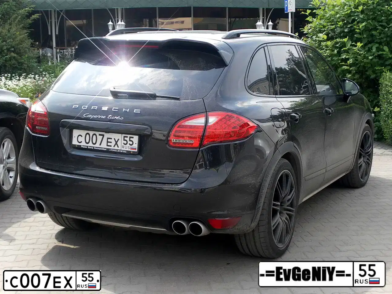 Фото автомобиля PORSCHE CAYENNE, 2012 — госномер С007ЕХ55. Цвет: ЧЕРНЫЙ