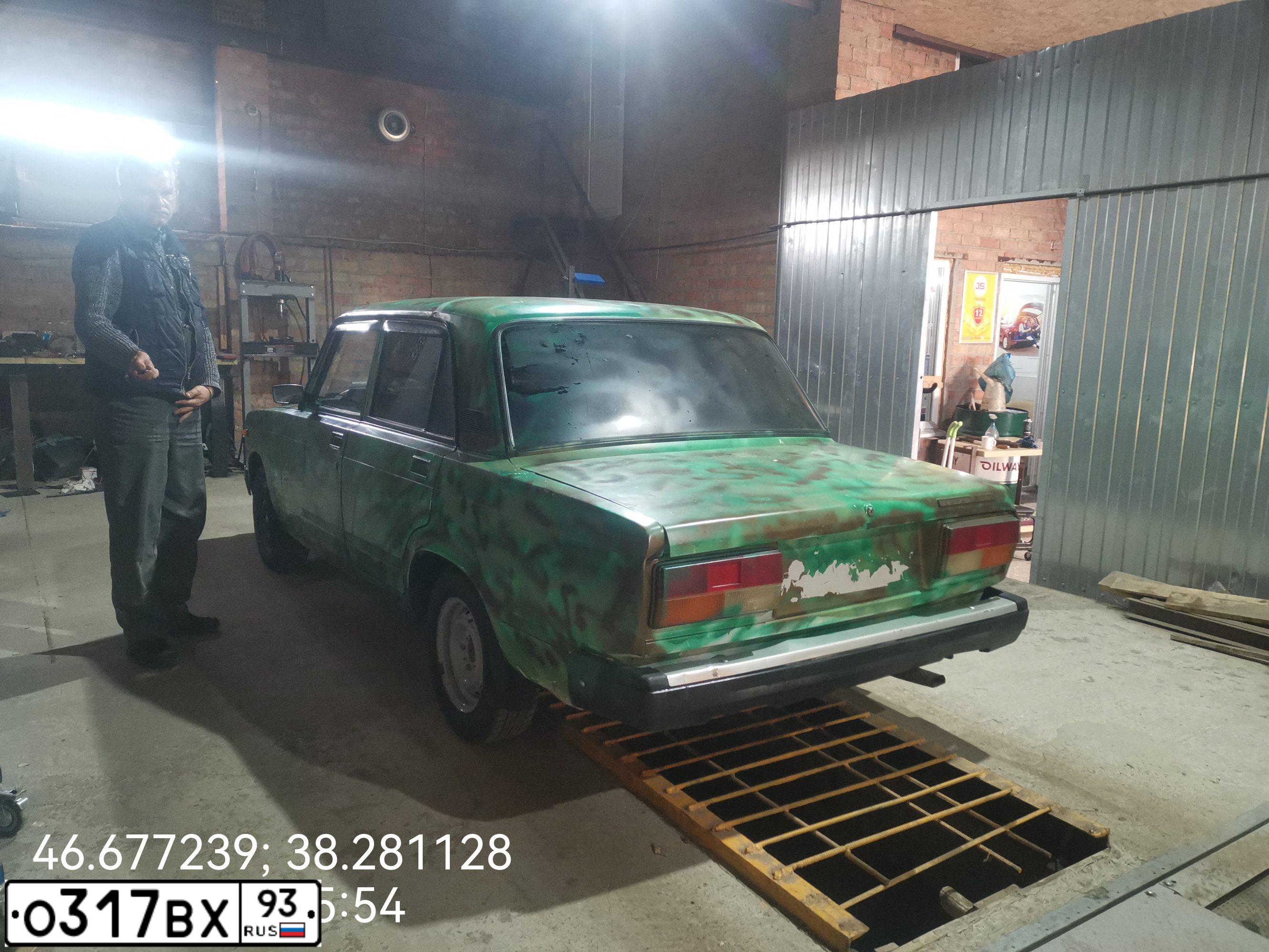 Фото автомобиля LADA 2107, 2005 — госномер Х436МР193. Цвет: ЯРКО-БЕЛЫЙ