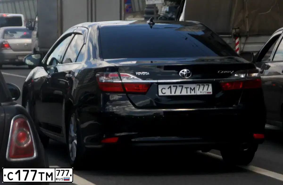 Фото автомобиля TOYOTA CAMRY, 2016 — госномер С177ТМ777. Цвет: ЧЕРНЫЙ МЕТАЛЛИК