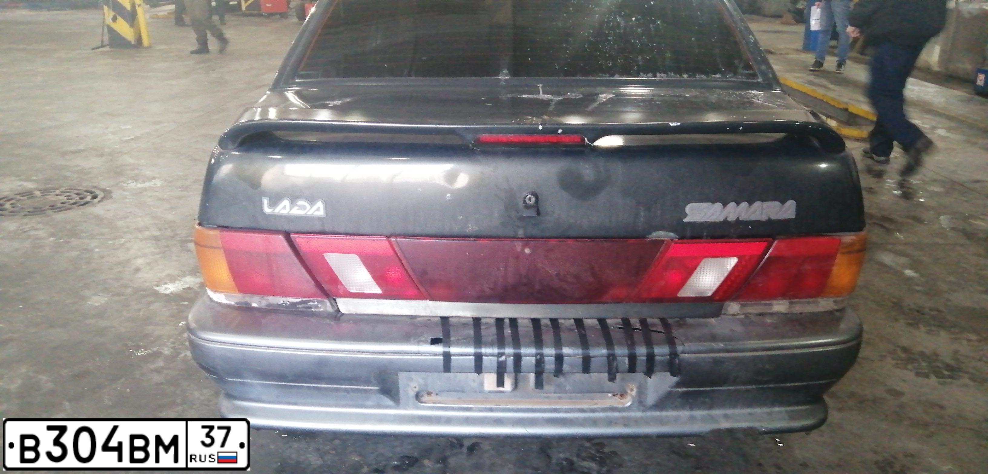 Фото автомобиля LADA 2115 SAMARA, 2006 — госномер В304ВМ37. Цвет: ЗОЛОТИСТО-ТЕМНО-ЗЕЛЕНЫЙ