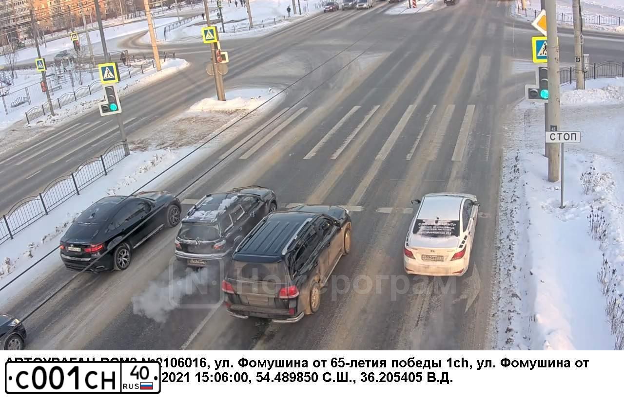 Фото автомобиля BMW X5, 2005 — госномер В898ВС190. Цвет: БЕЛЫЙ