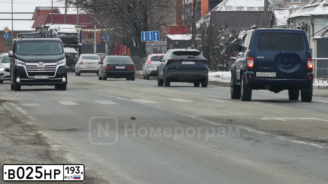 Фото автомобиля UAZ 3163 PATRIOT, 2014 — госномер В025НР193. Цвет: синий