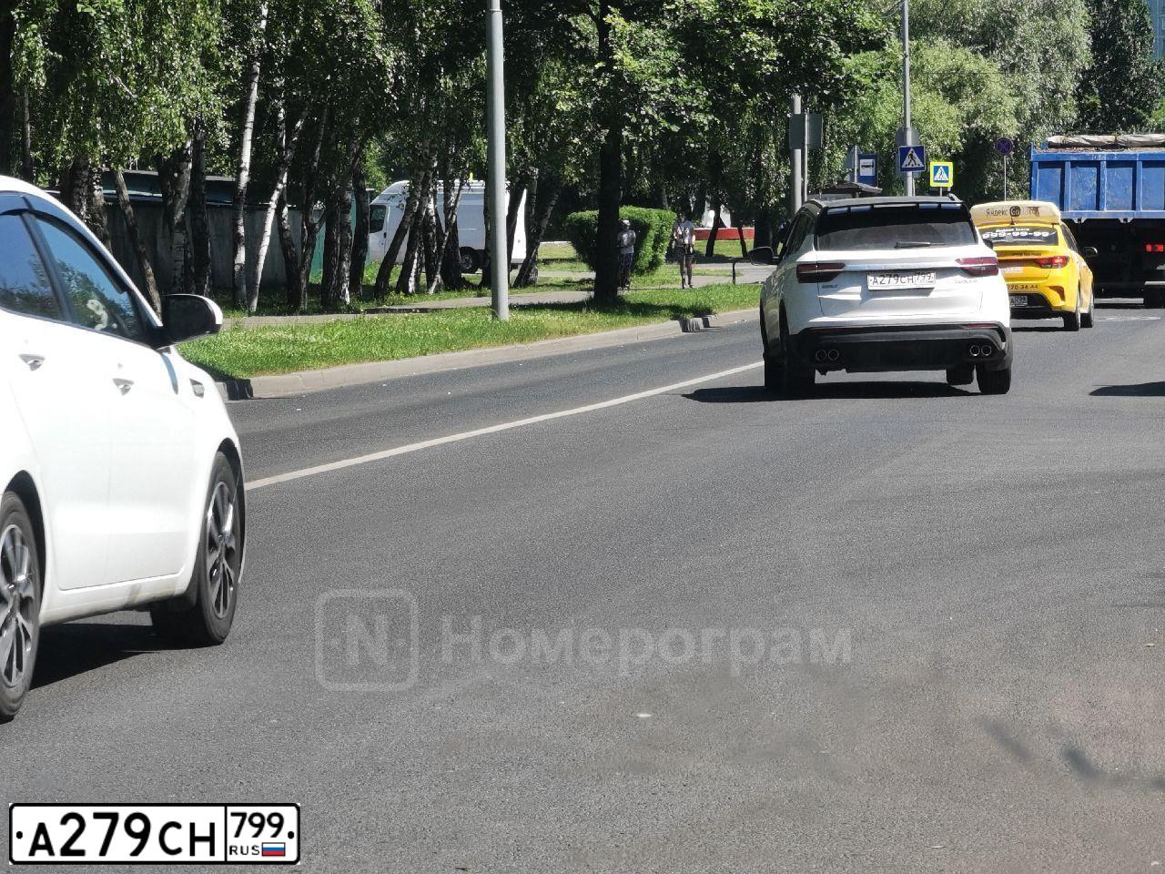 Фото автомобиля GEELY COOLRAY, 2020 — госномер А279СН799. Цвет: БЕЛЫЙ