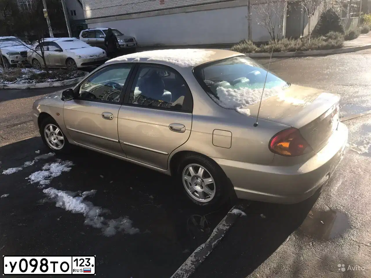 Фото автомобиля KIA SPECTRA, 2007 — госномер Х803ТР123. Цвет: Золотисто-бежевый