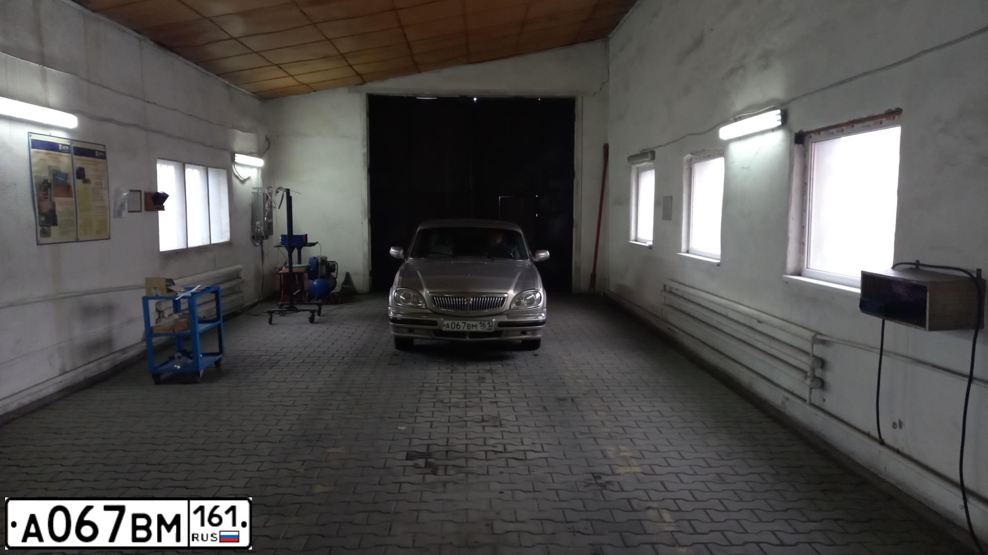 Фото автомобиля GAZ 3110 WOLGA, 2005 — госномер А067ВМ161. Цвет: СЕРЕБРИСТО-СЕРЫЙ