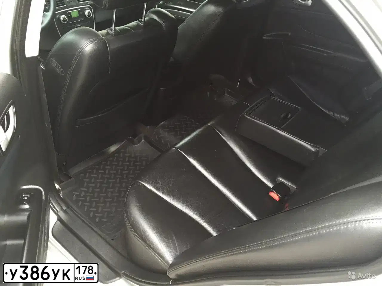 Фото автомобиля HYUNDAI SONATA, 2006 — госномер У386УК178. Цвет: Серебристый