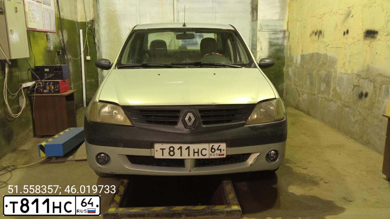 Фото автомобиля RENAULT LOGAN, 2009 — госномер Т811НС64. Цвет: СЕРЫЙ