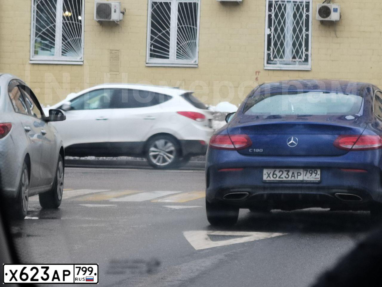 Фото автомобиля MERCEDES C-KLASSE, 2017 — госномер Х623АР799. Цвет: синий