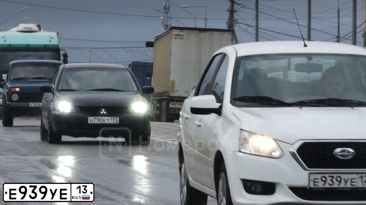 Фото автомобиля KIA CERATO, 2009 — госномер Е939УЕ13. Цвет: СЕРЫЙ
