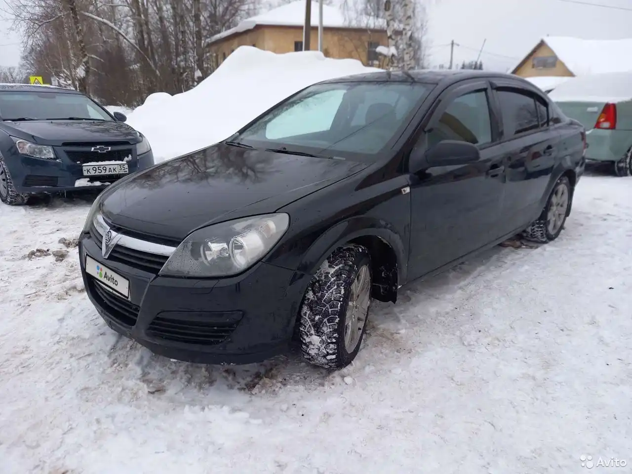Фото автомобиля VOLKSWAGEN JETTA, 2011 — госномер В001СН35. Цвет: ЧЕРНЫЙ