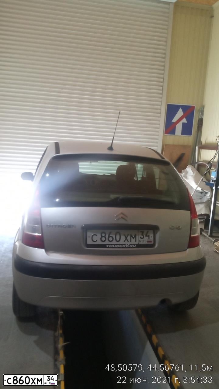 Фото автомобиля CITROEN C3, 2005 — госномер С860ХМ34. Цвет: Серебристый