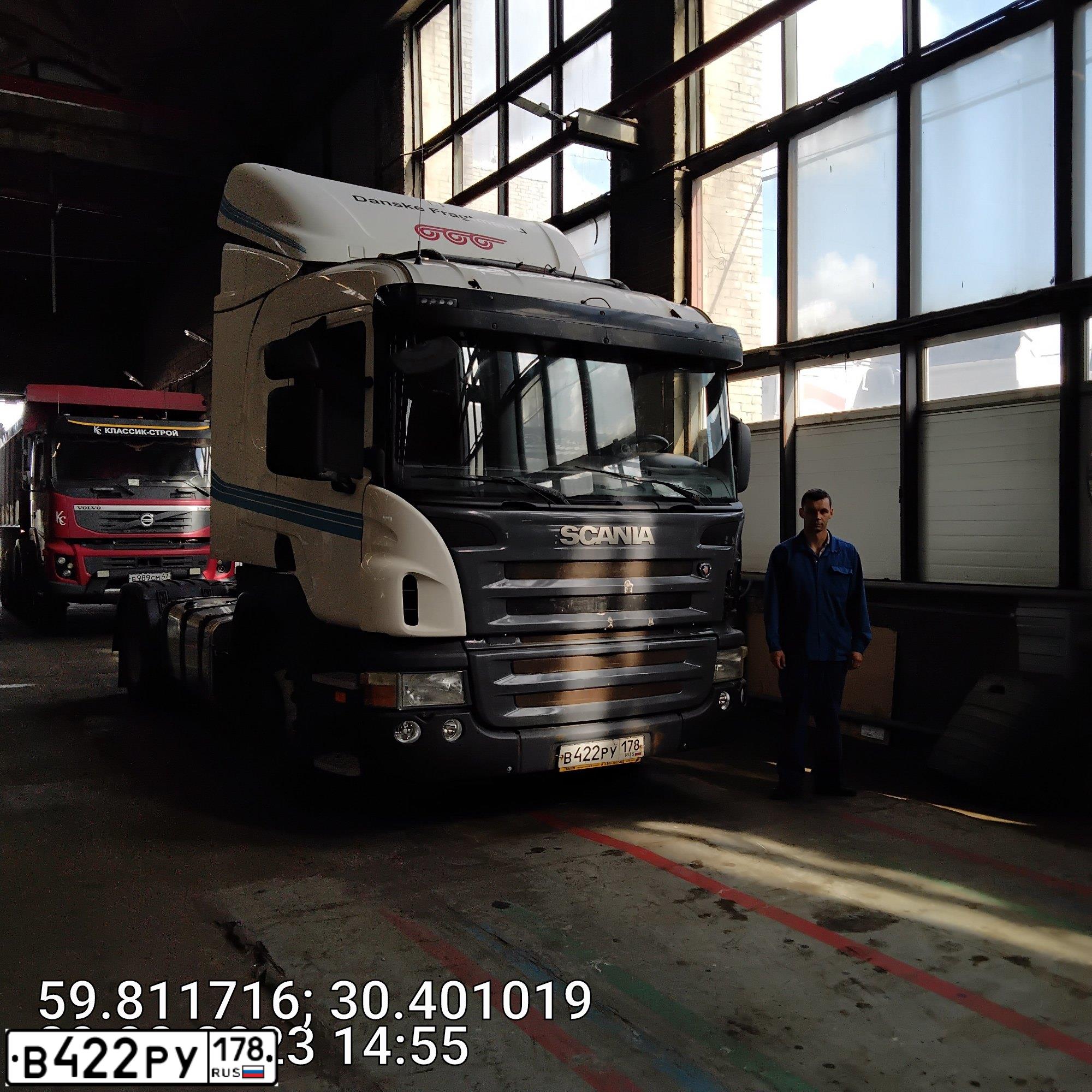 Фото автомобиля SCANIA SERIE P /4X2/, 2008 — госномер В422РУ178. Цвет: Белый