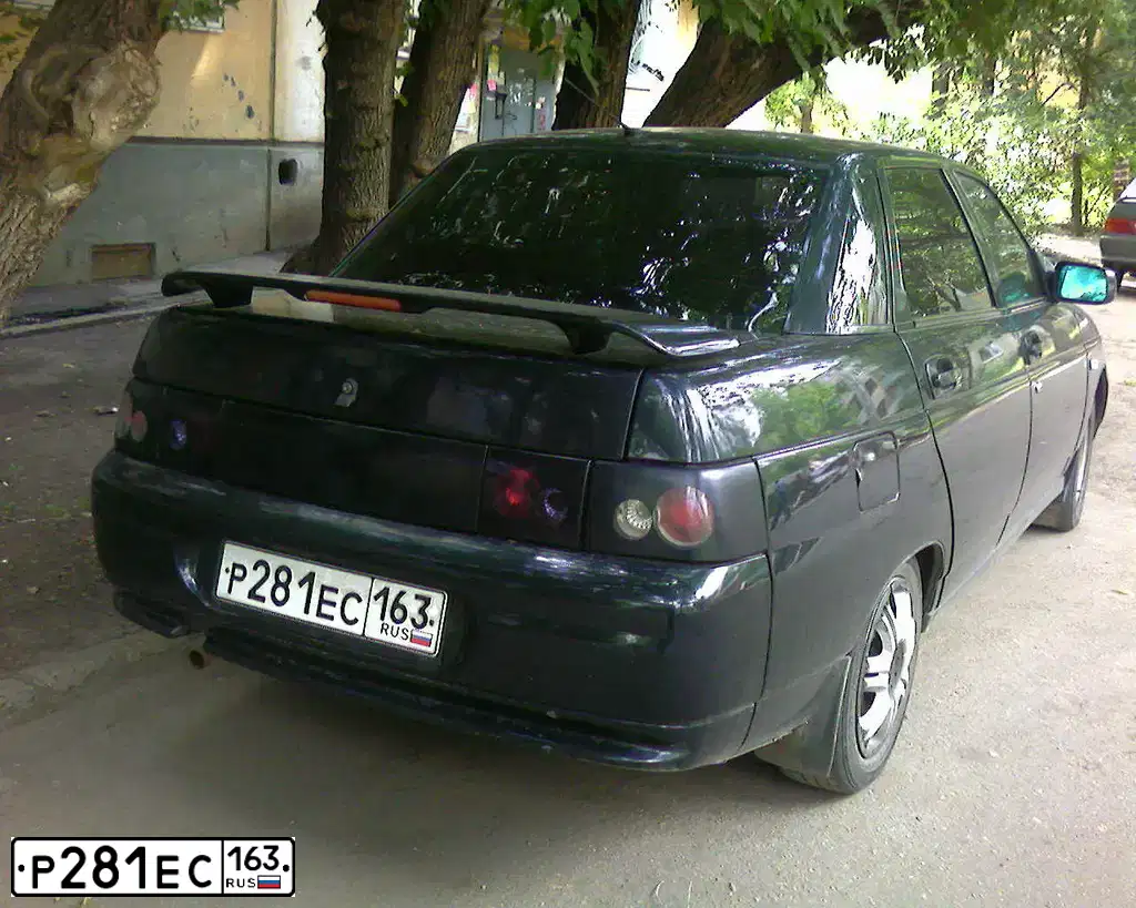 Фото автомобиля LADA 2110 LADA, 2005 — госномер Р281ЕС163. Цвет: ГРАФИТОВЫЙ МЕТАЛЛИК