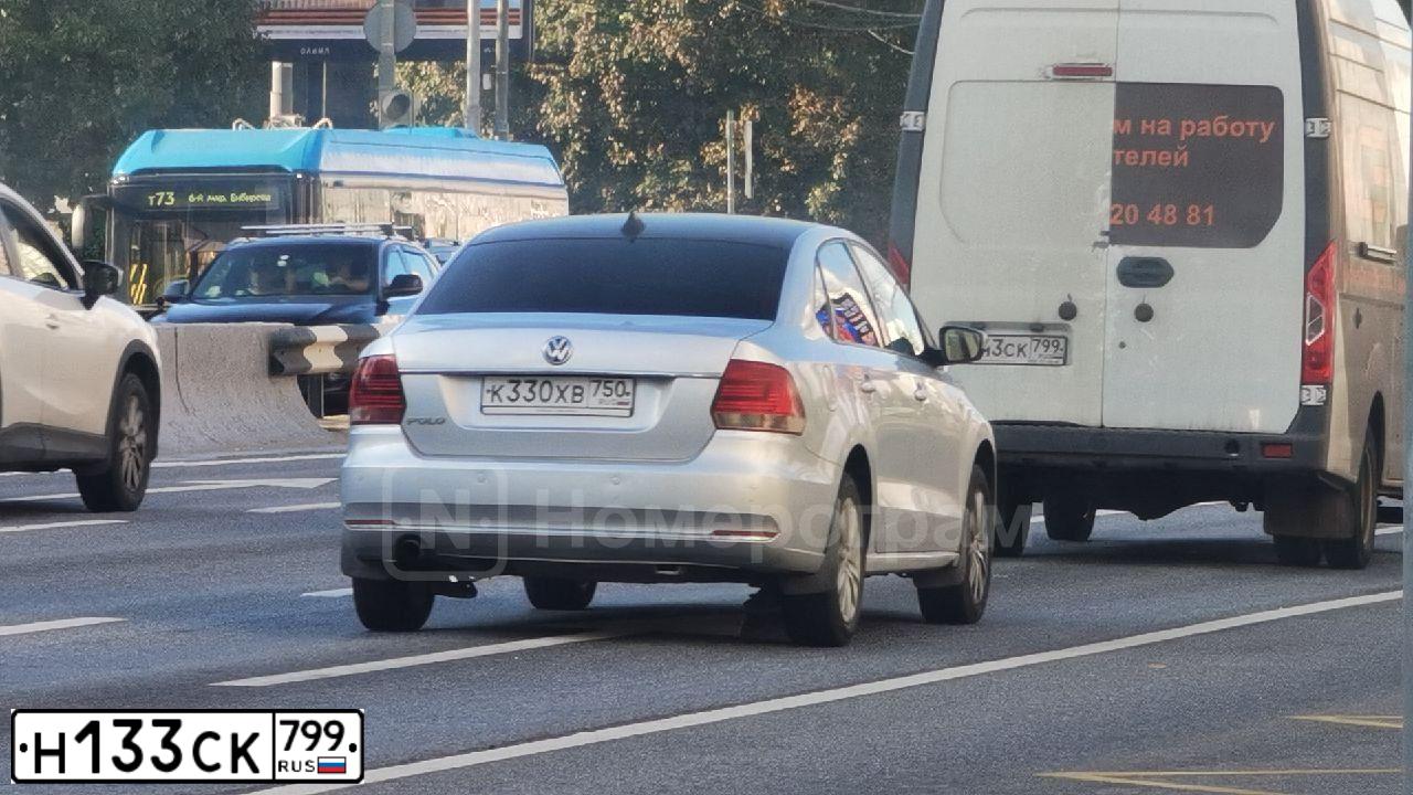 Фото автомобиля NISSAN QASHQAI, 2019 — госномер Е956ЕУ790. Цвет: Белый