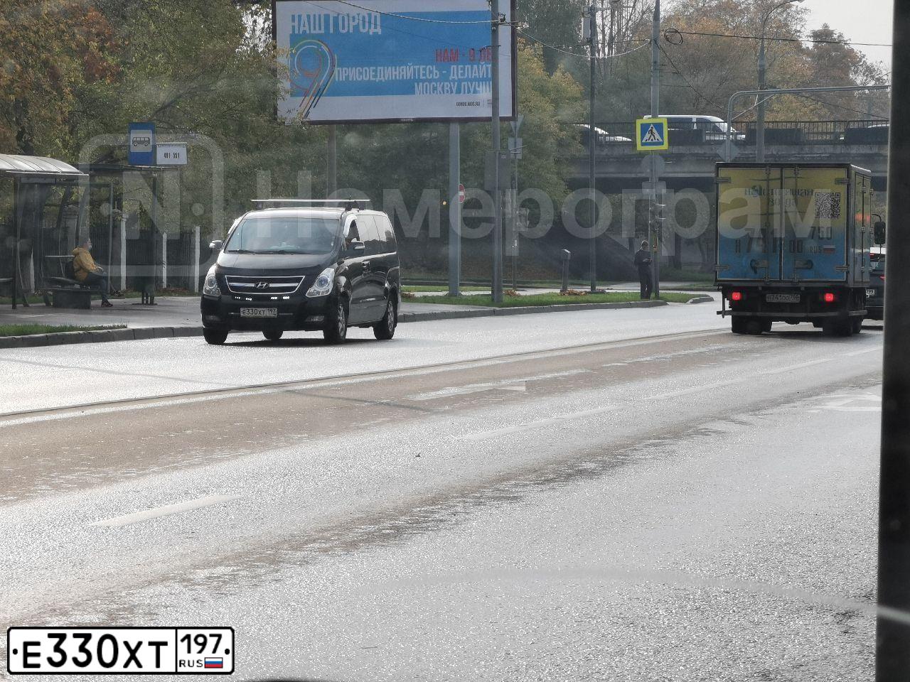 Фото автомобиля HYUNDAI GRAND STAREX, 2008 — госномер В038КС37. Цвет: ЧЕРНЫЙ