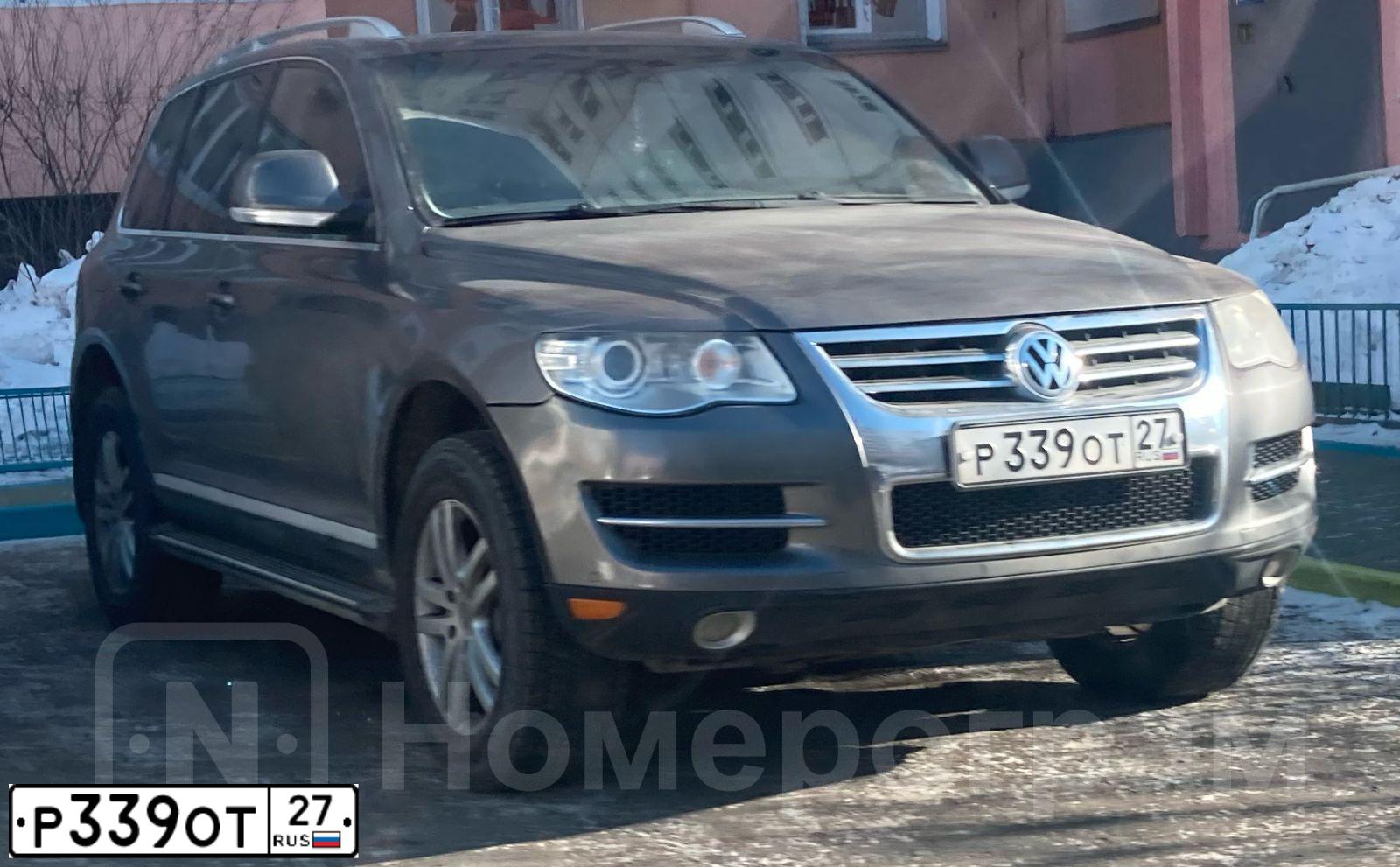 Фото автомобиля VOLKSWAGEN TOUAREG, 2008 — госномер Р339ОТ27. Цвет: СЕРЫЙ