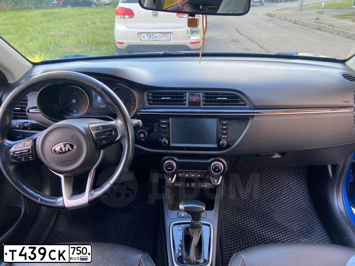 Фото автомобиля KIA RIO, 2018 — госномер Т439СК750. Цвет: синий