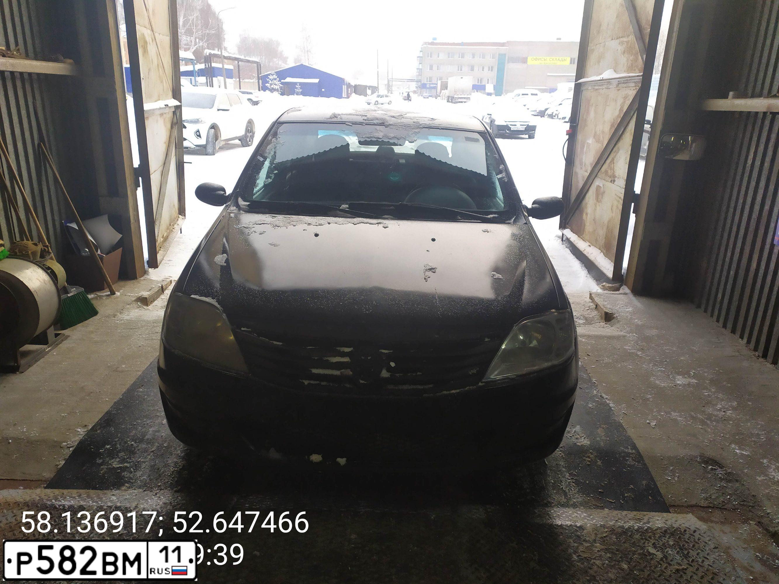 Фото автомобиля RENAULT LOGAN, 2011 — госномер Н976МТ18. Цвет: ЧЕРНЫЙ