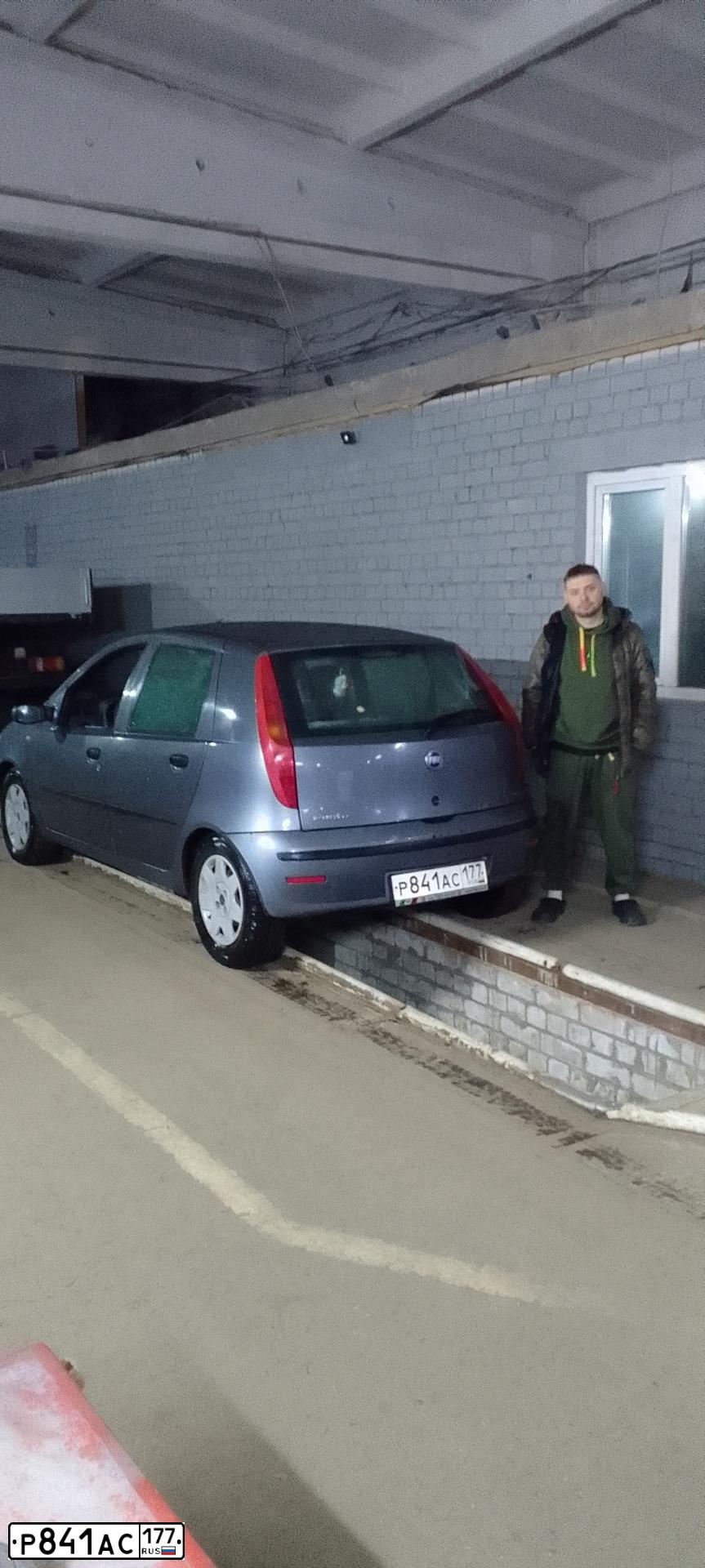 Фото автомобиля FIAT PUNTO, 2005 — госномер У503ТН69. Цвет: СЕРЫЙ