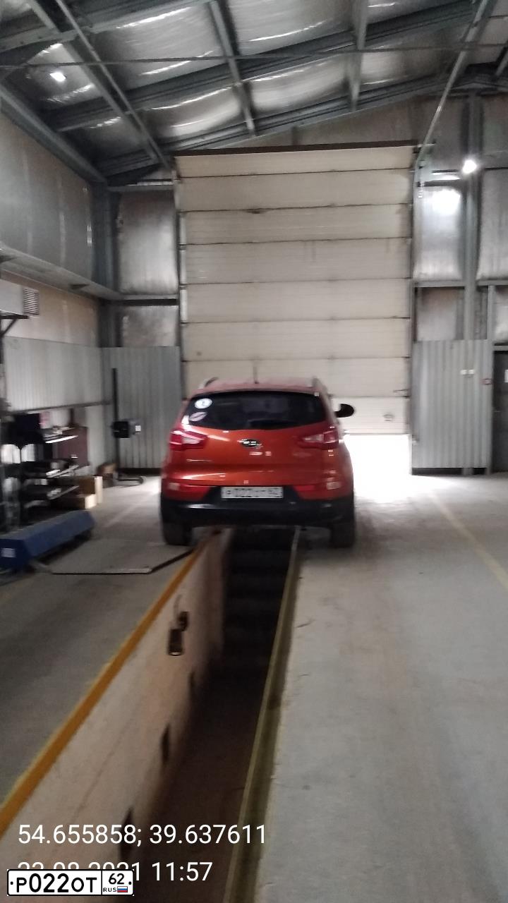 Фото автомобиля KIA SPORTAGE, 2011 — госномер Р022ОТ62. Цвет: ОРАНЖЕВЫЙ